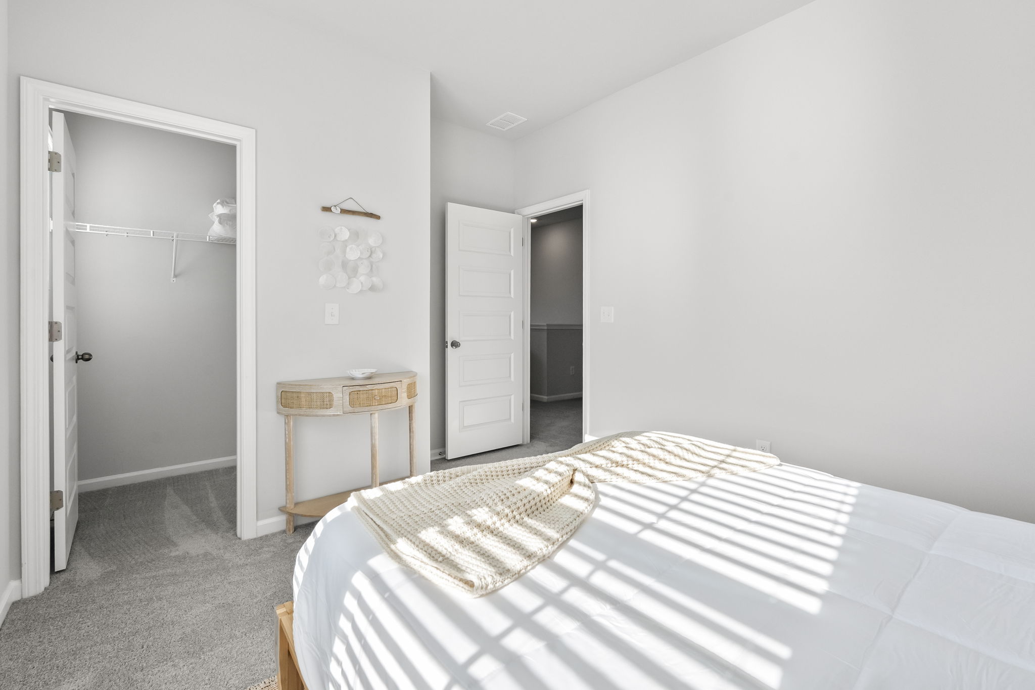 Second bedroom with Queen Bed