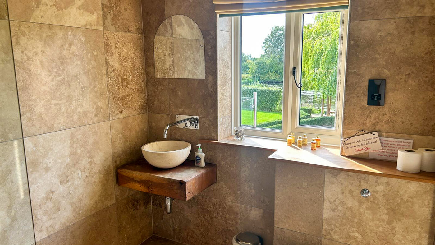 Teal Ensuite