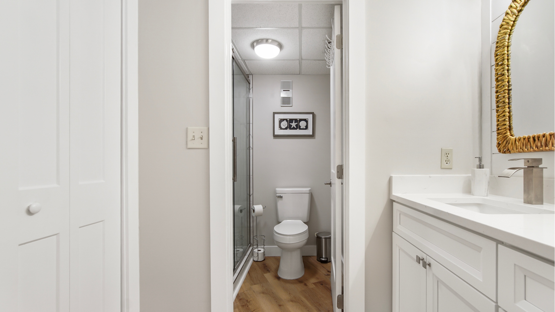 Main bathroom with walk in shower