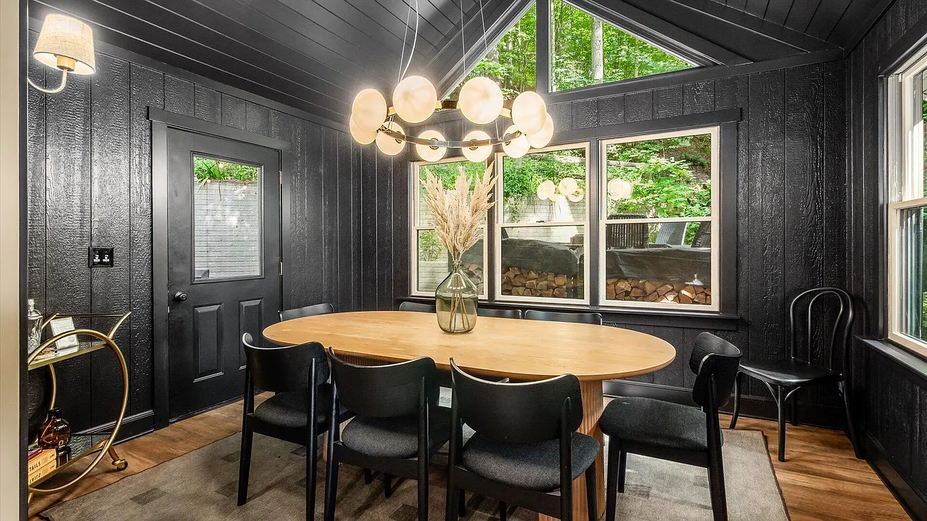 Dining Room and Door to Back Patio