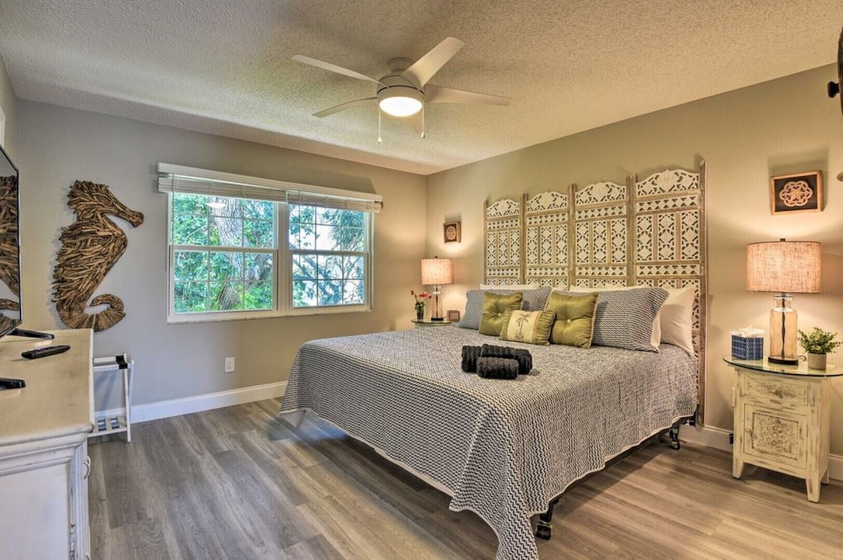 Bedroom with King Bed