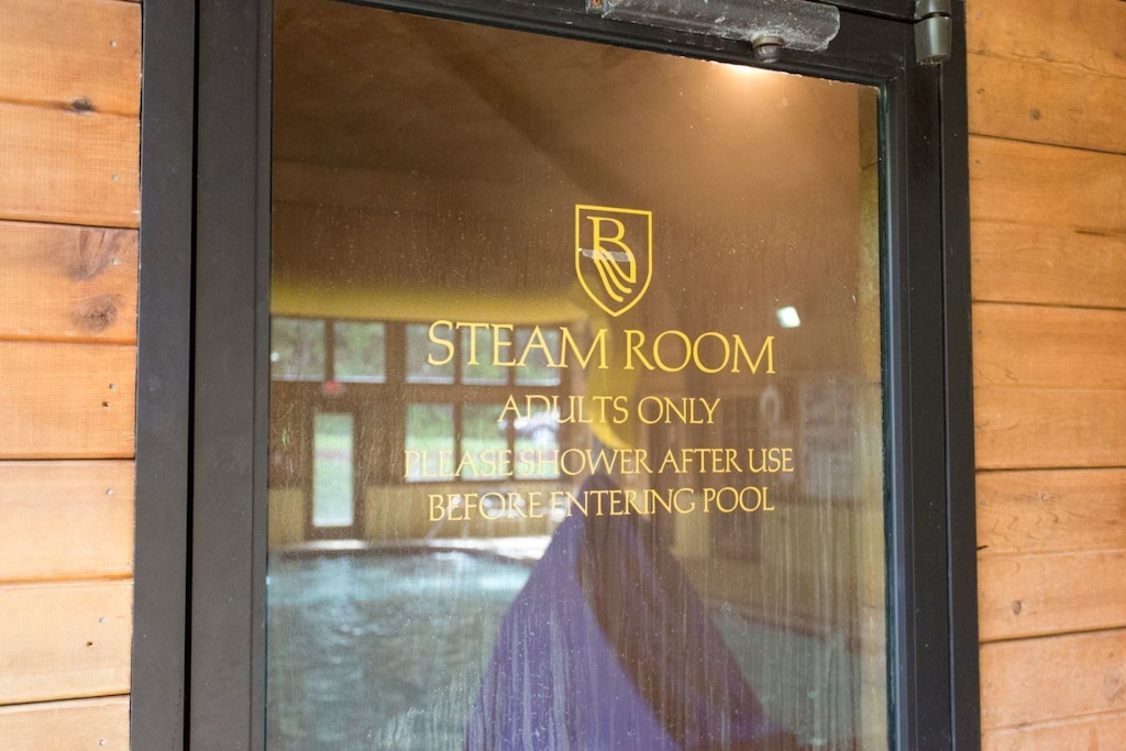 Rumbling Bald Resort Amenities