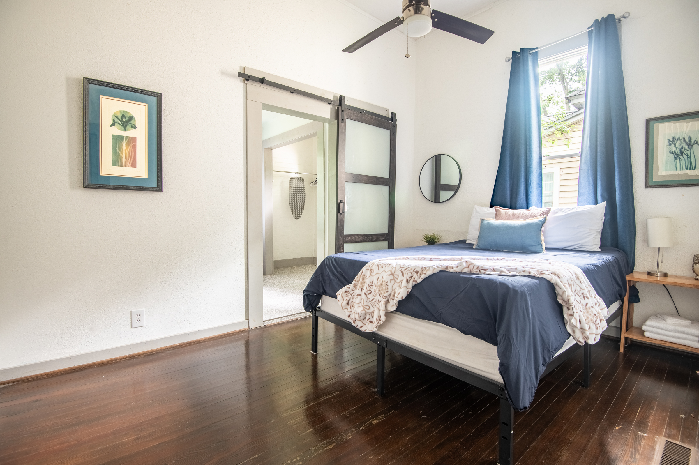 Tucked away for a little extra privacy, the queen suite offers a peaceful place to recharge. Stretch out, get comfortable, and wake up ready for another day of adventure.