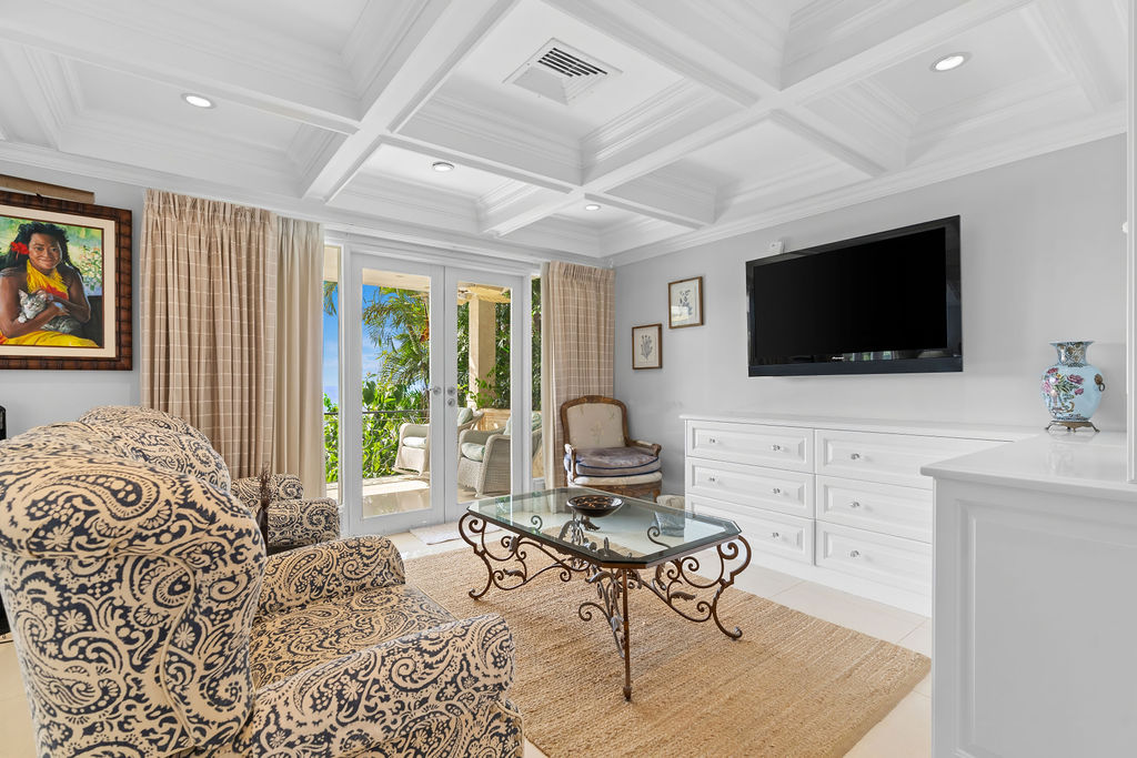 Primary ensuite living room