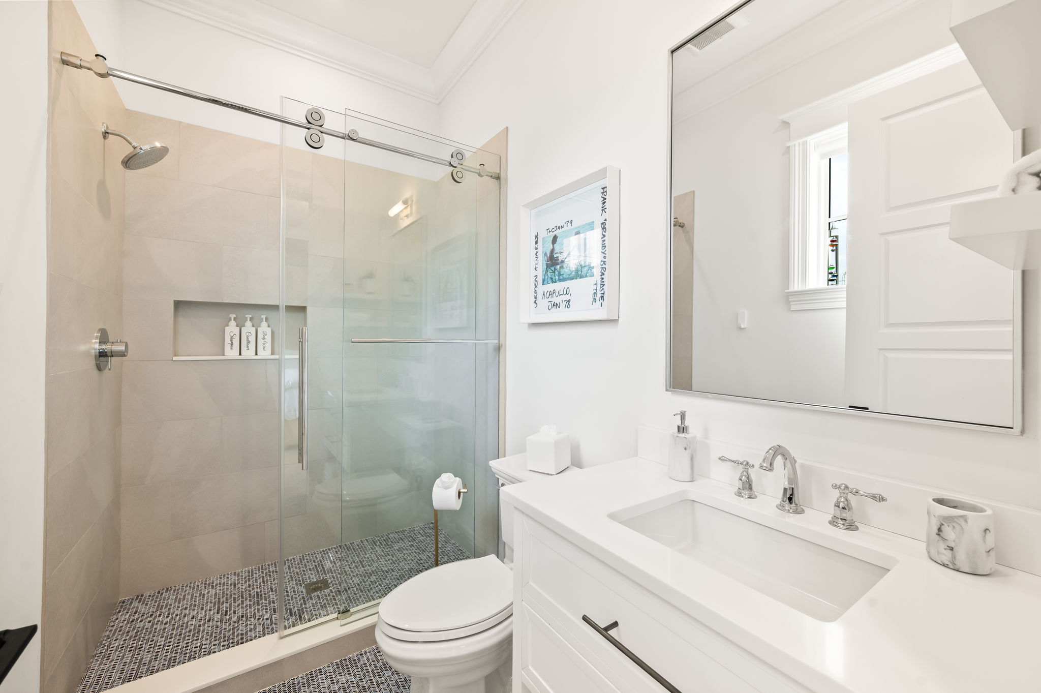 Queen bedroom en-suite