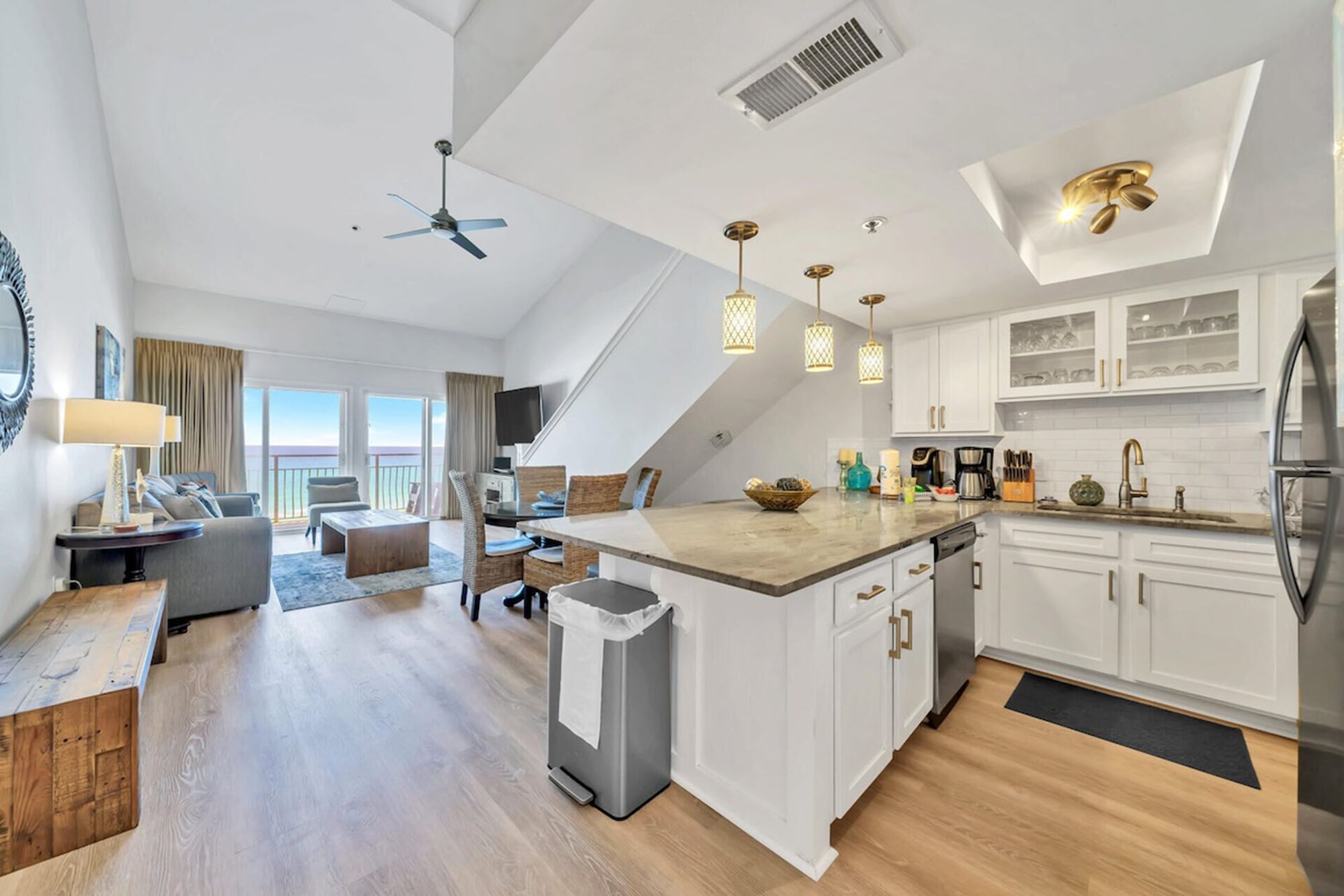 Stunning Oceanfront on Crystal Beach with 2 King beds. Beach service included. 5