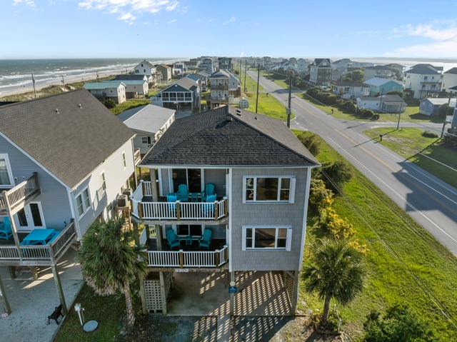 Charming coastal home with curb appeal and plenty of parking – welcome to your beach escape