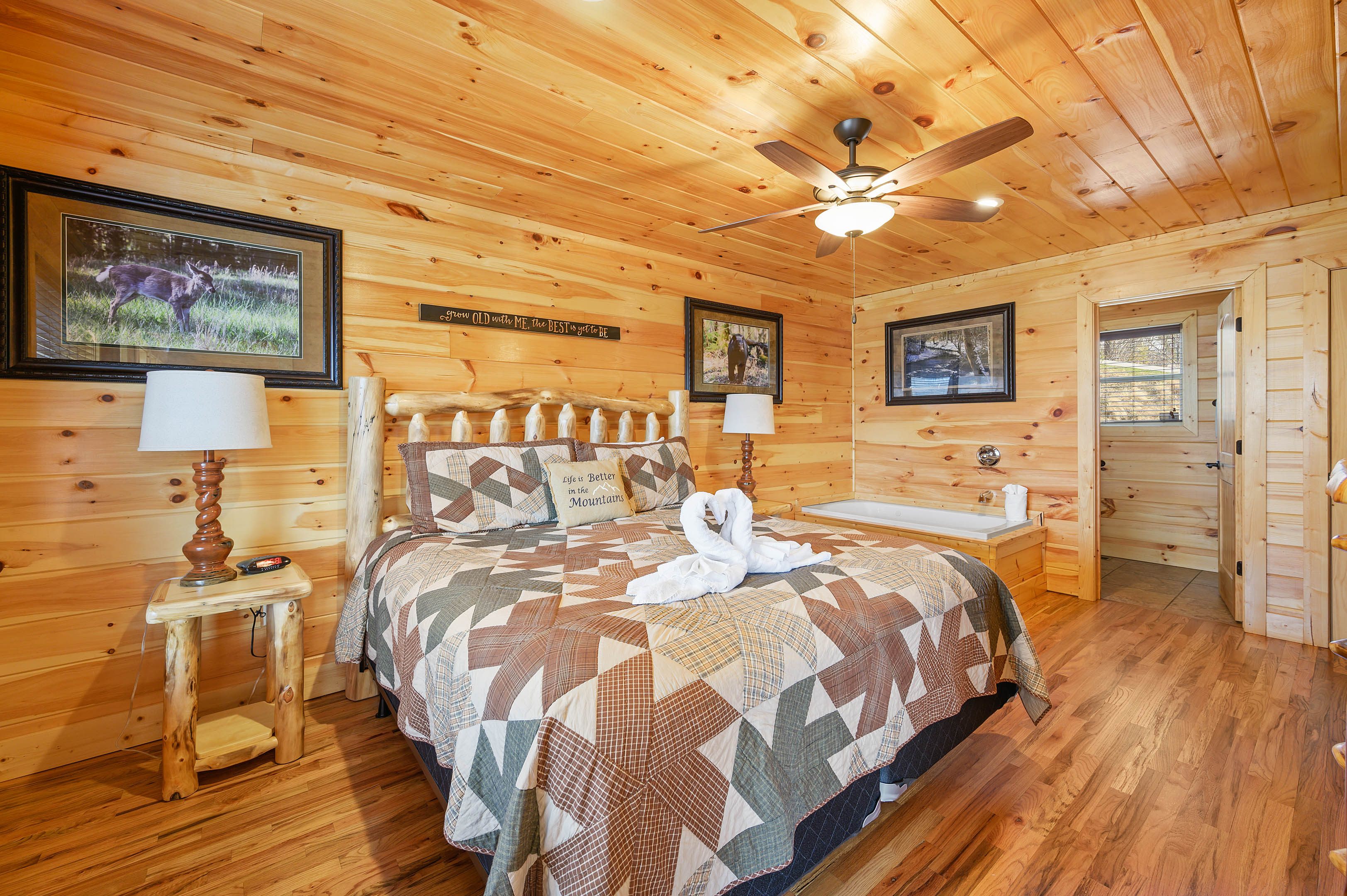 Bed 1: King, Jacuzzi Tub, Ensuite full bath, TV, Main Level