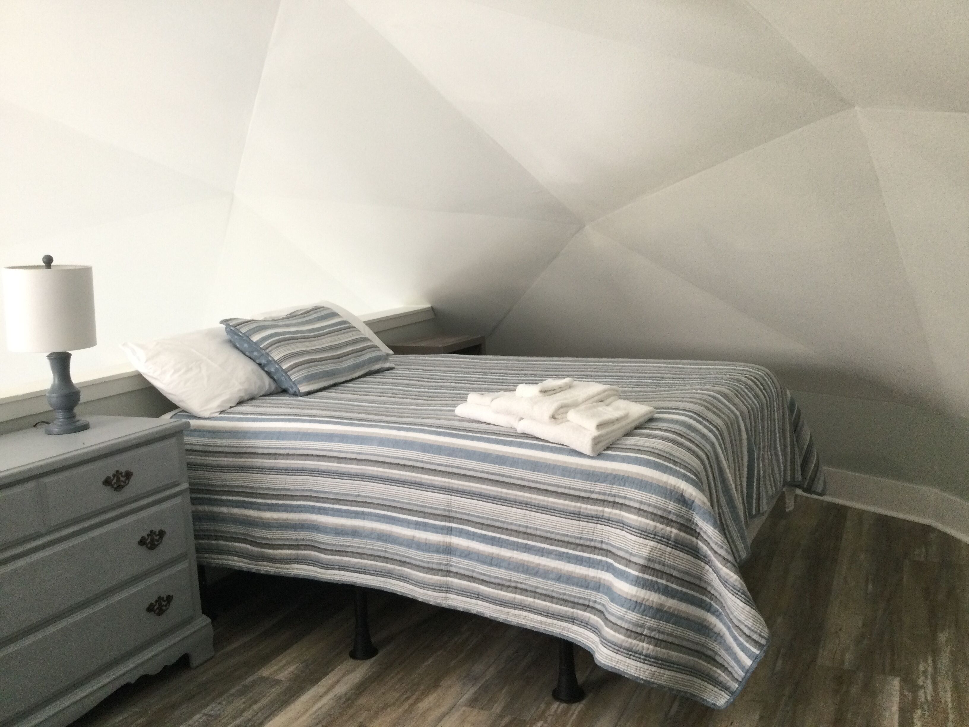 Loft with 2 quantity Queen beds