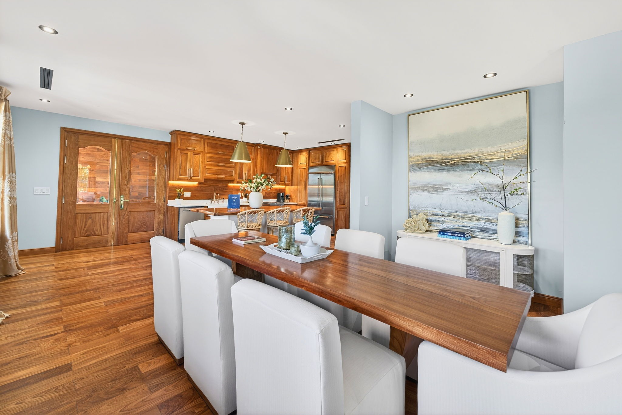 Dining | Rosewood Retreat | 2605 Palm Blvd, Isle of Palms, SC | IOP Escapes