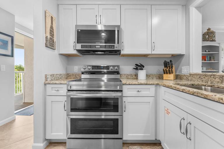 Fully Stocked Kitchen
