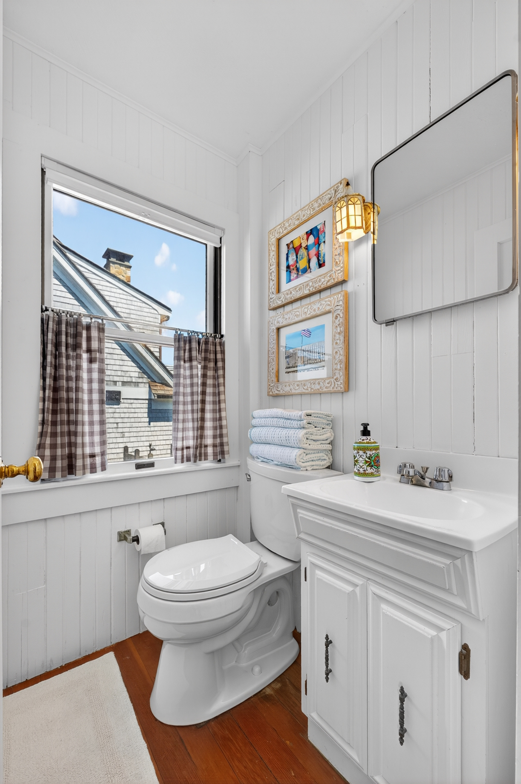 Enjoy your own half bath in ‘The Snug’ bedroom for extra convenience.