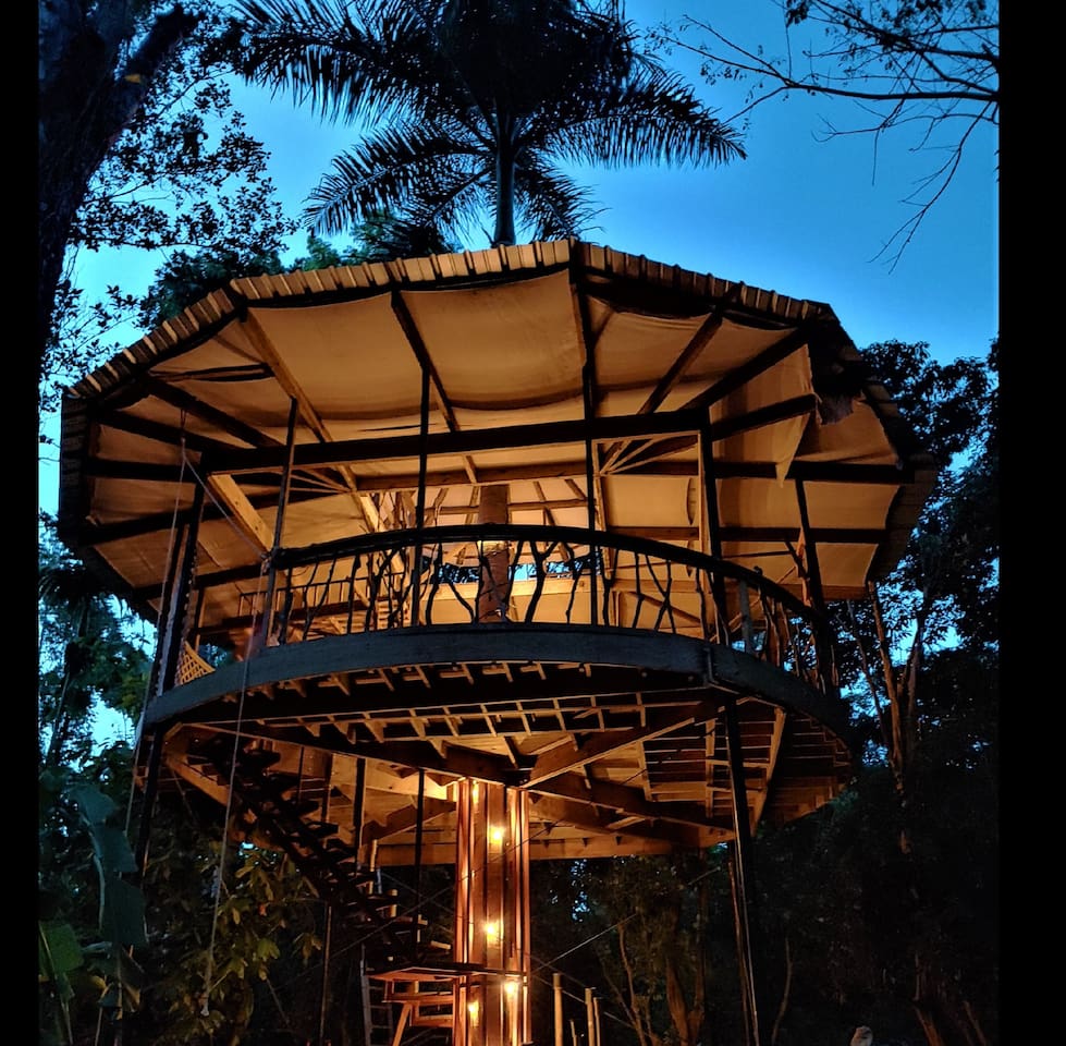 We are now ready to share our beautiful new treehouse!!!