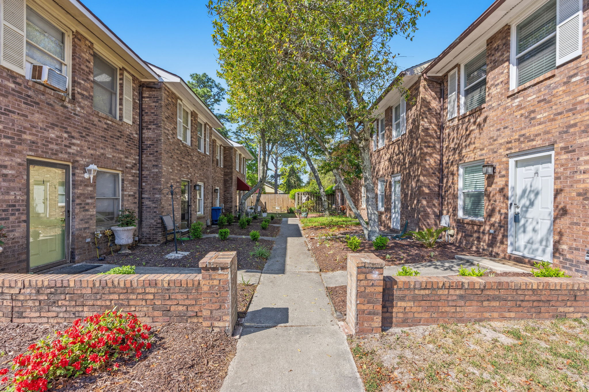 The Winds Townhomes - an easy 6 minute walk to the oceanfront