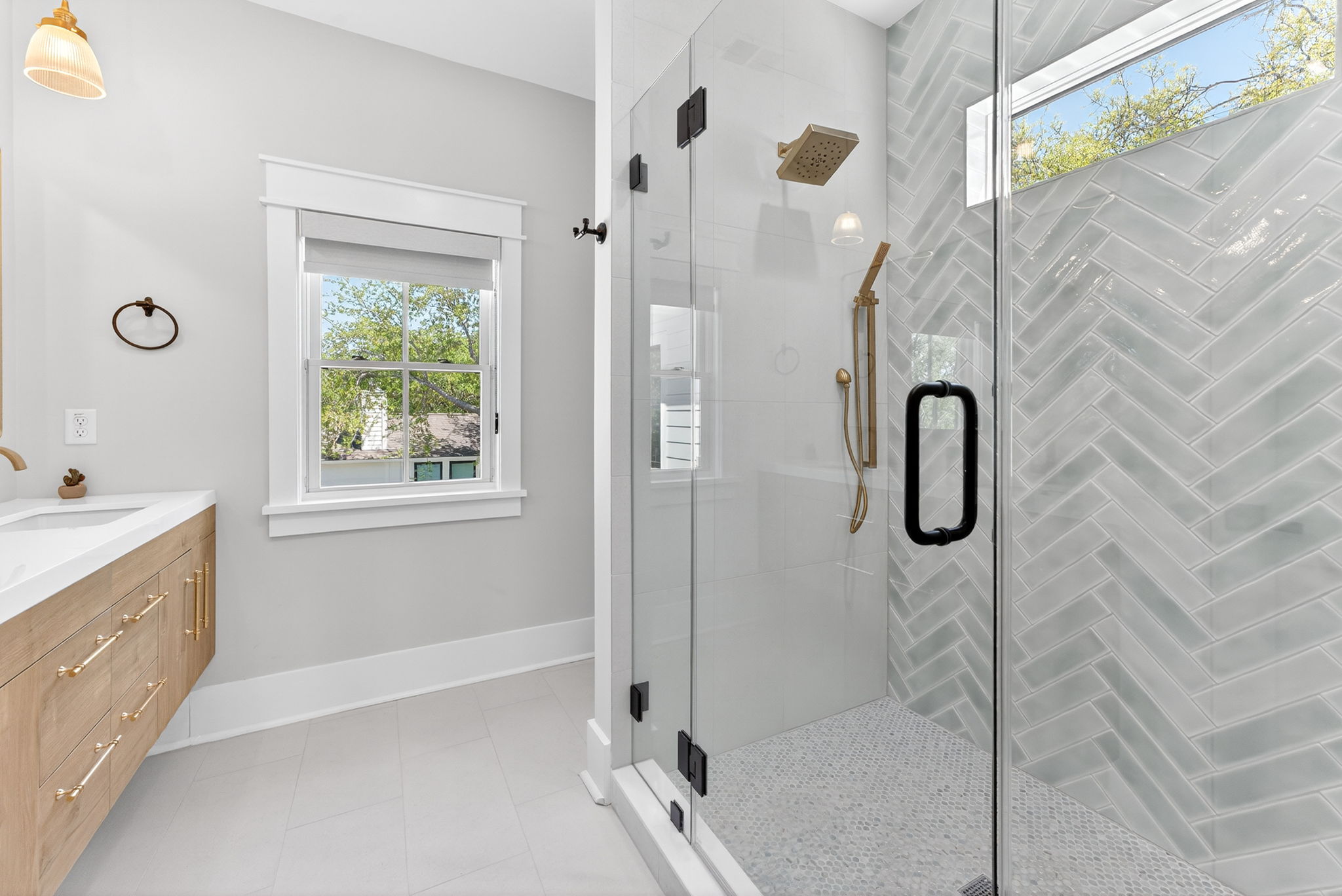 Primary Ensuite 1 | On Beach Time | 6 30th Ave, Isle of Palms, SC | IOP Escapes