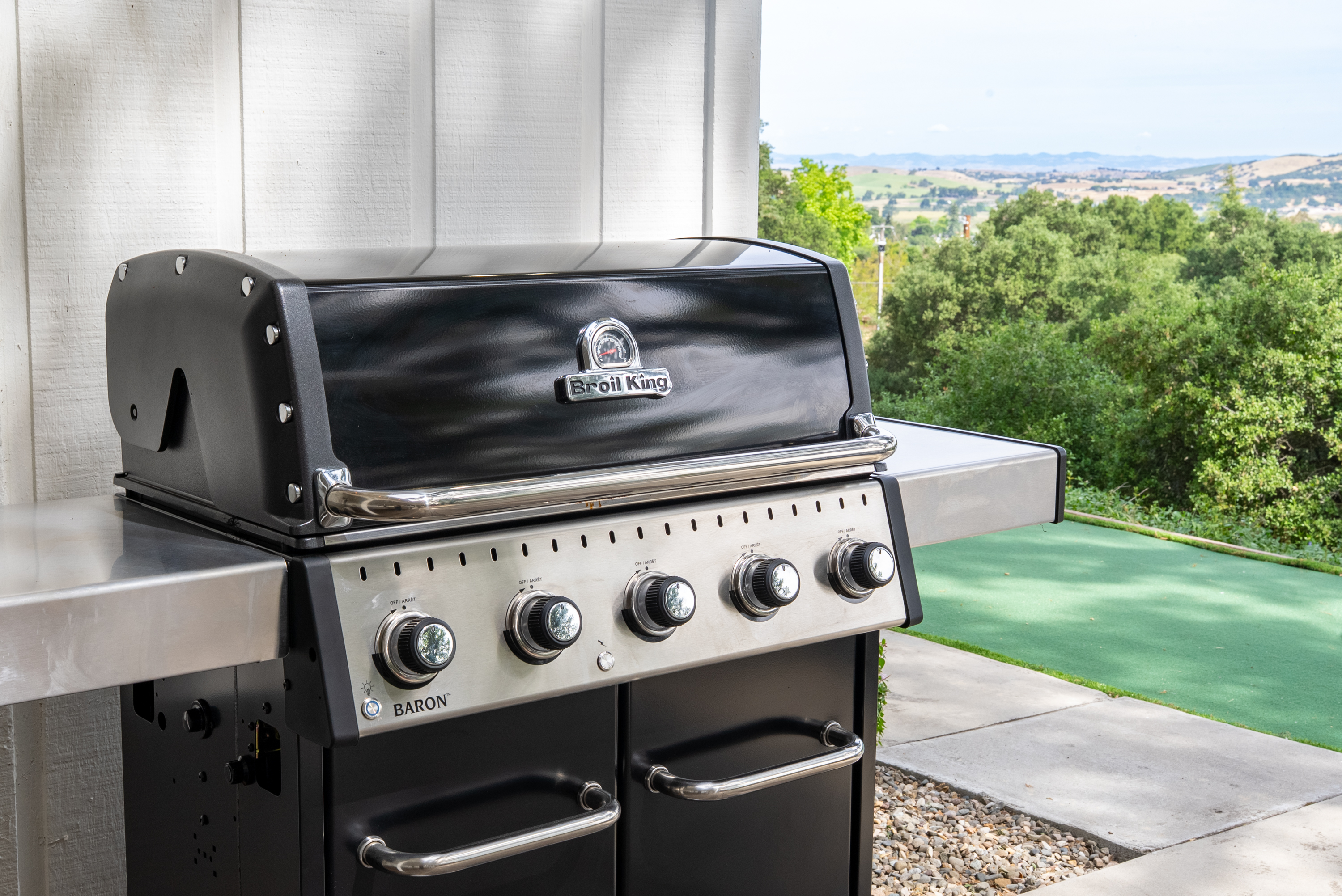 Fire up the grill for a scenic cookout.