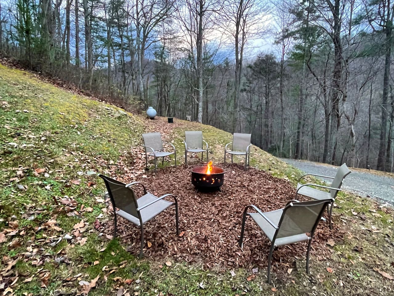 Who doesn't LOVE a good campfire?!?