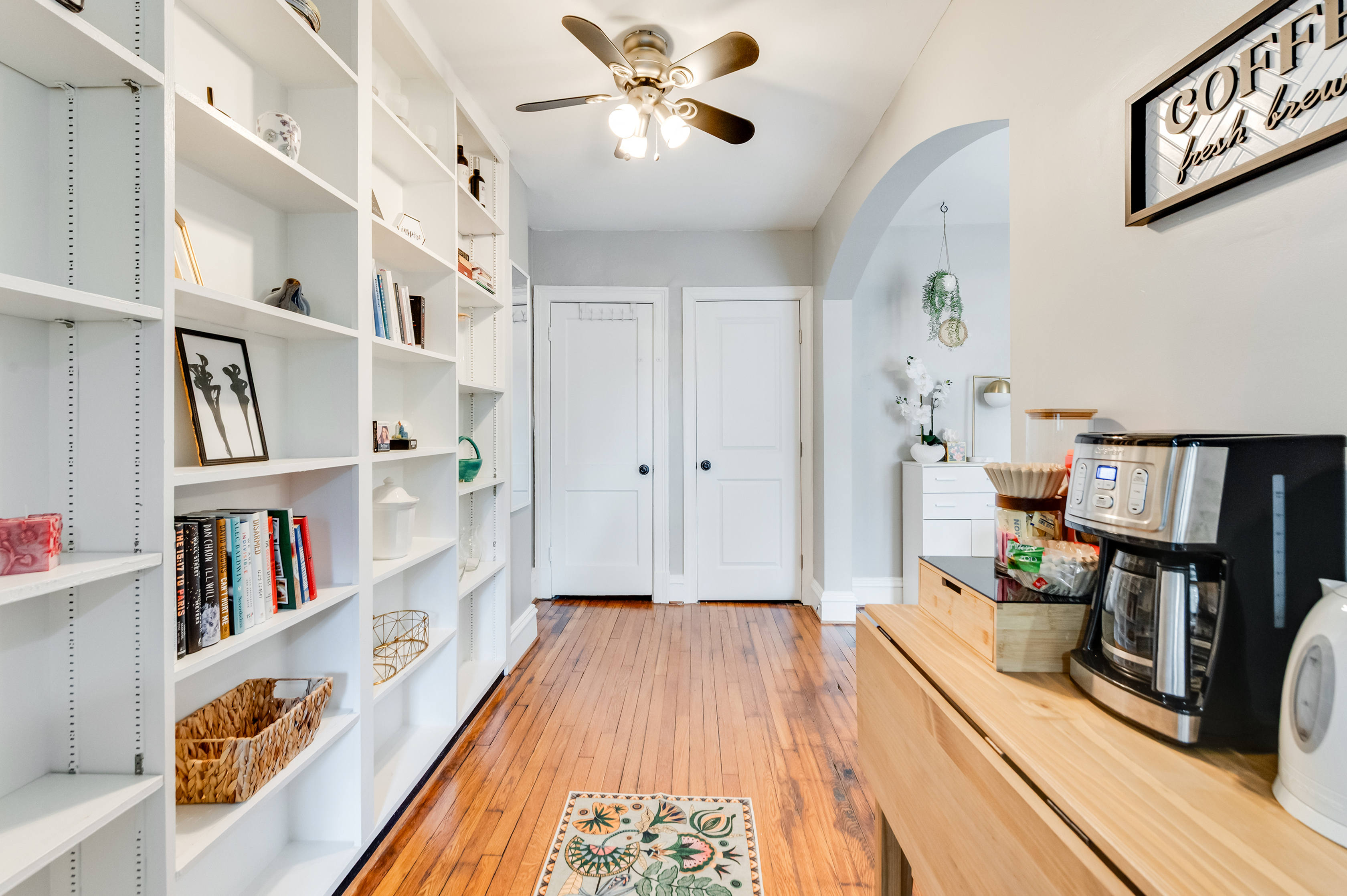 Entryway Charm: Welcoming space with stylish decor, perfect for a relaxing getaway!