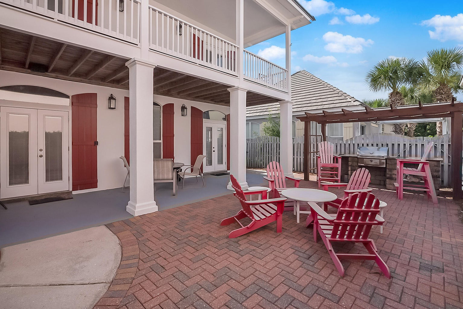 Grilling and entertaining areas perfect for groups.