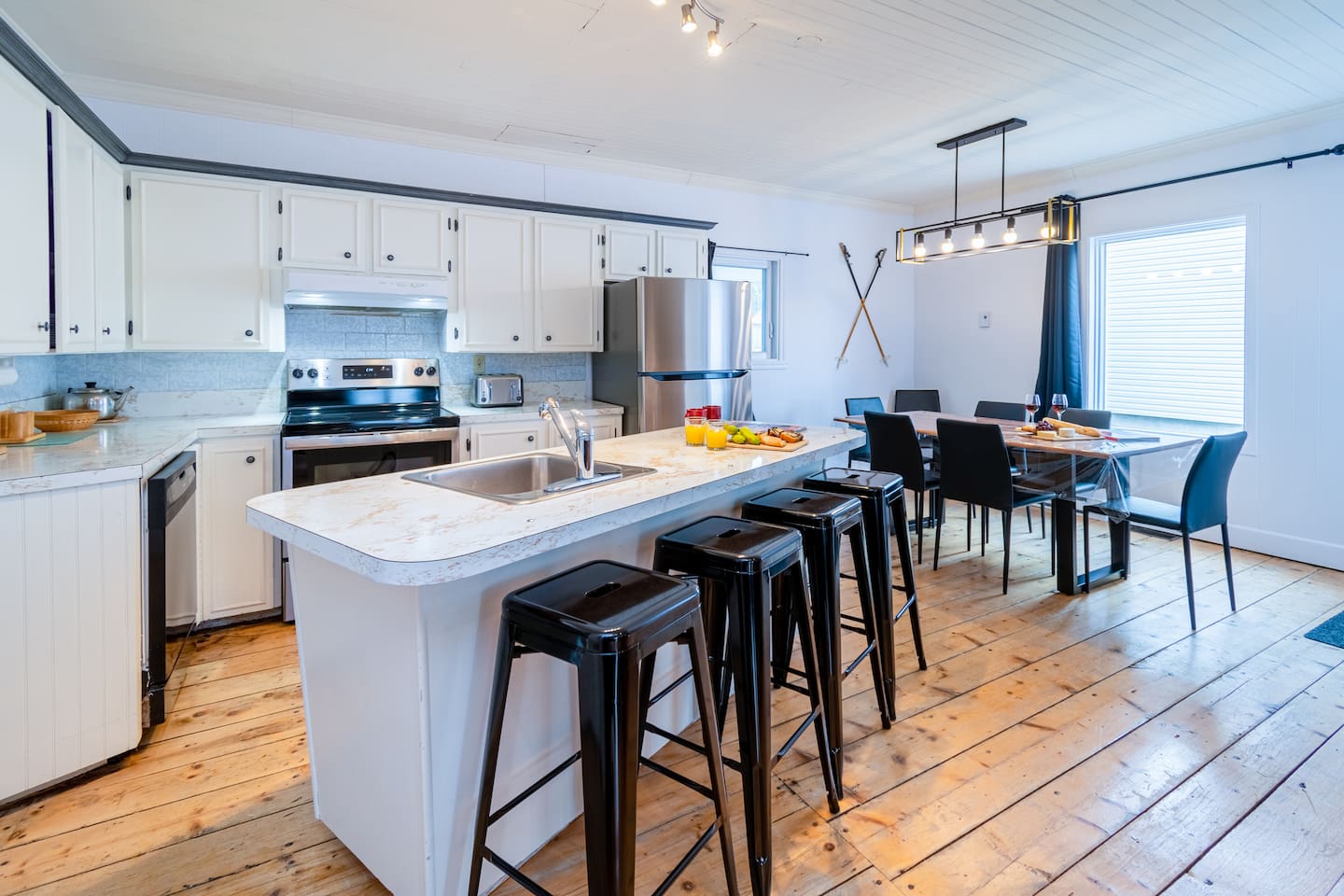 Cuisine spacieuse pour vos repas de chalet!
