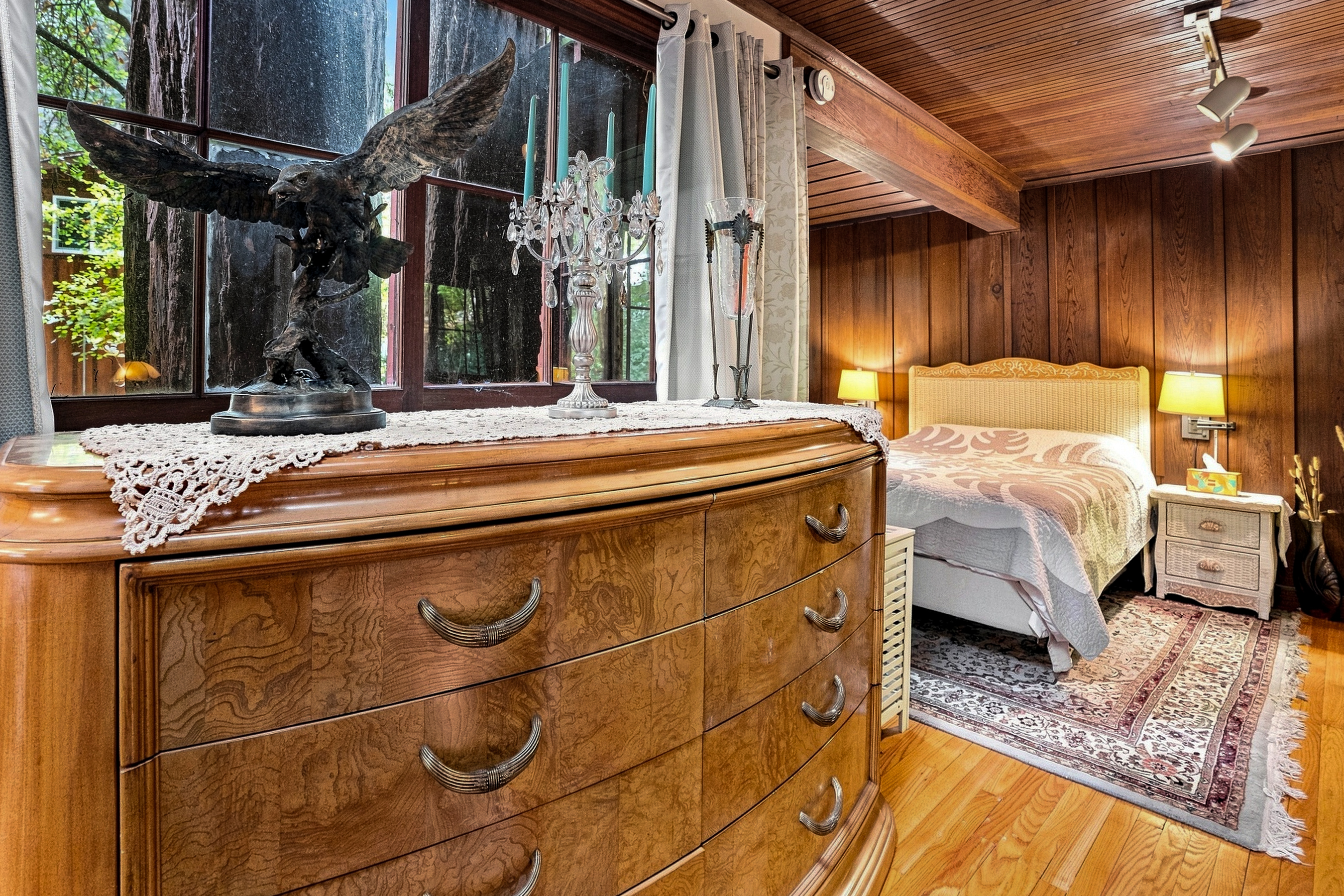 Bedroom 2 with Queen Bed