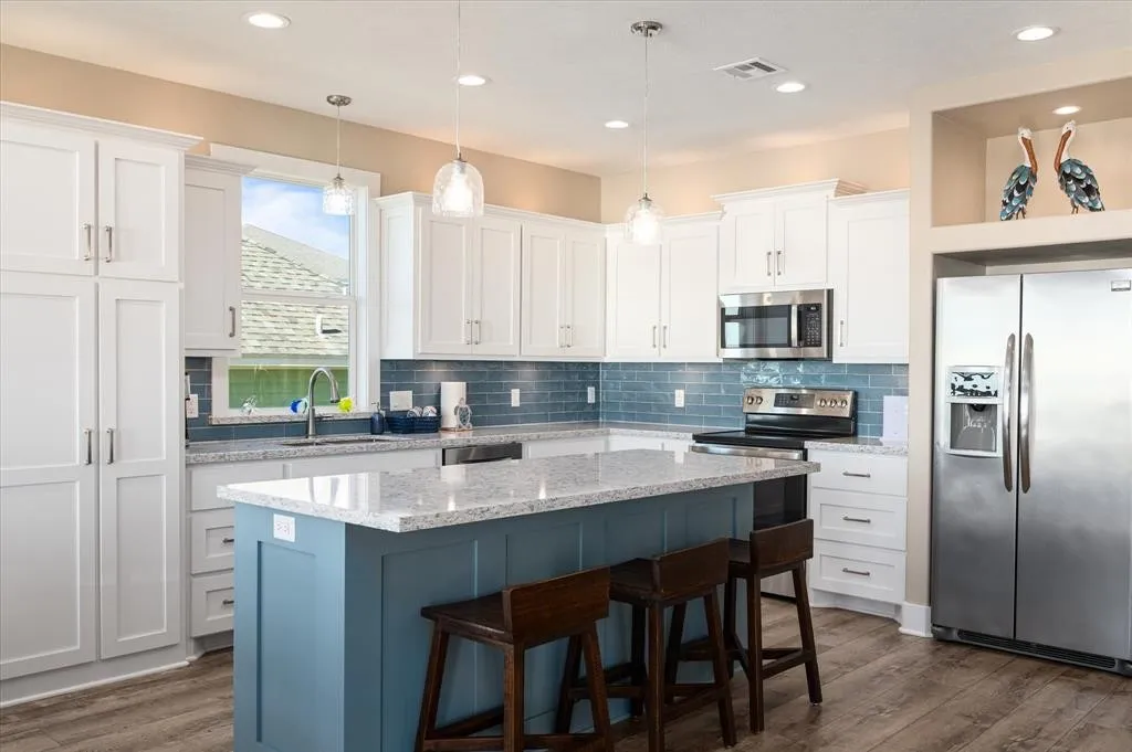 4f014ea0eac941dd9e1c2ece6055f7bd | Beachhouse | Texas | TX | Vacation Homes | Galveston | Crystal Beach | Kokomo | Breezy Days | Beachfront Elegance | Sunrise Serenity | Southern Sands Property Management, LLC