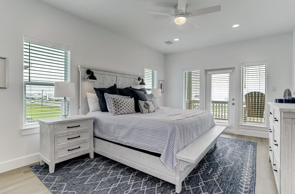 4f02b1bab6054da6a854472a148c34a8 | Beachhouse | Texas | TX | Vacation Homes | Galveston | Crystal Beach | Kokomo | Breezy Days | Beachfront Elegance | Sunrise Serenity | Southern Sands Property Management, LLC