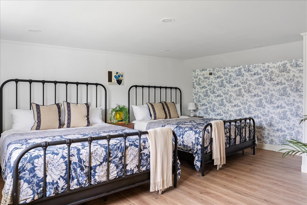 2 Cal King Beds & TV