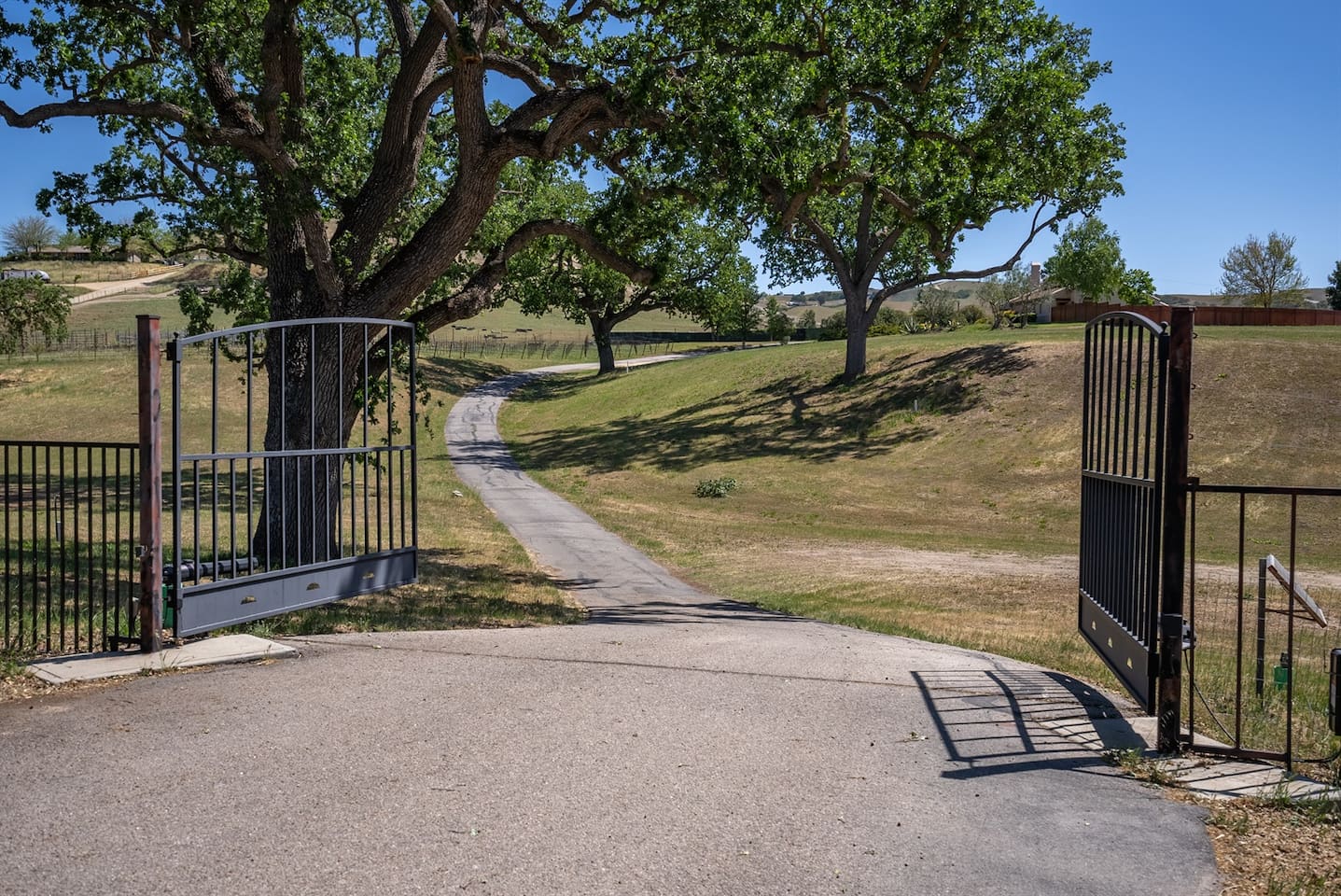 Gated vineyard estate, we will provide the gate code and door codes a week before check-in.