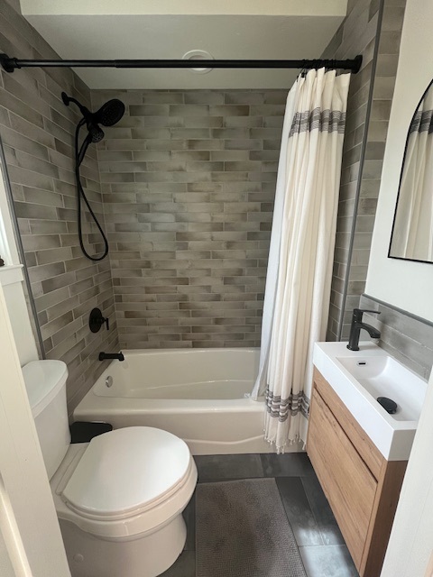 Restroom 2 - off of laundry room