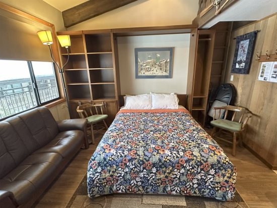 Full size murphy bed