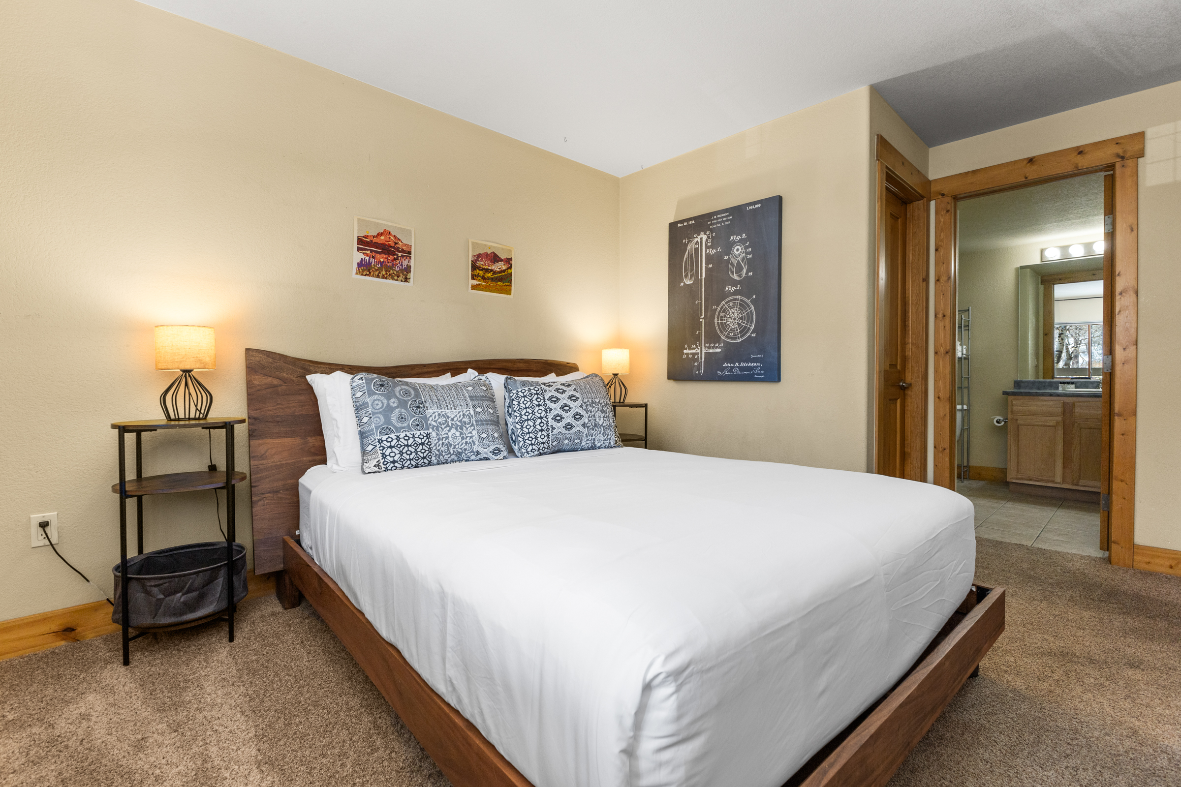 Ensuite Bedroom #1 | Queen Size Bed