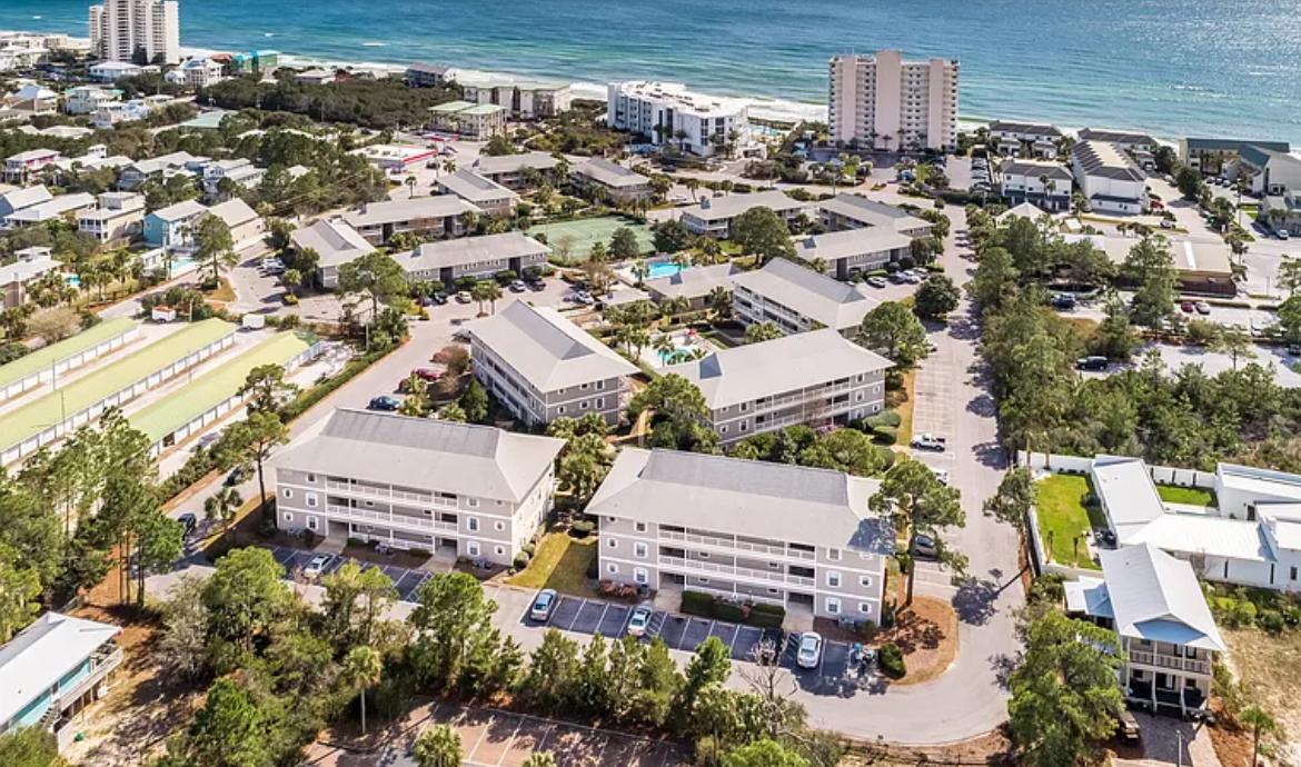 Beachwood Villas, with the Gulf behind it