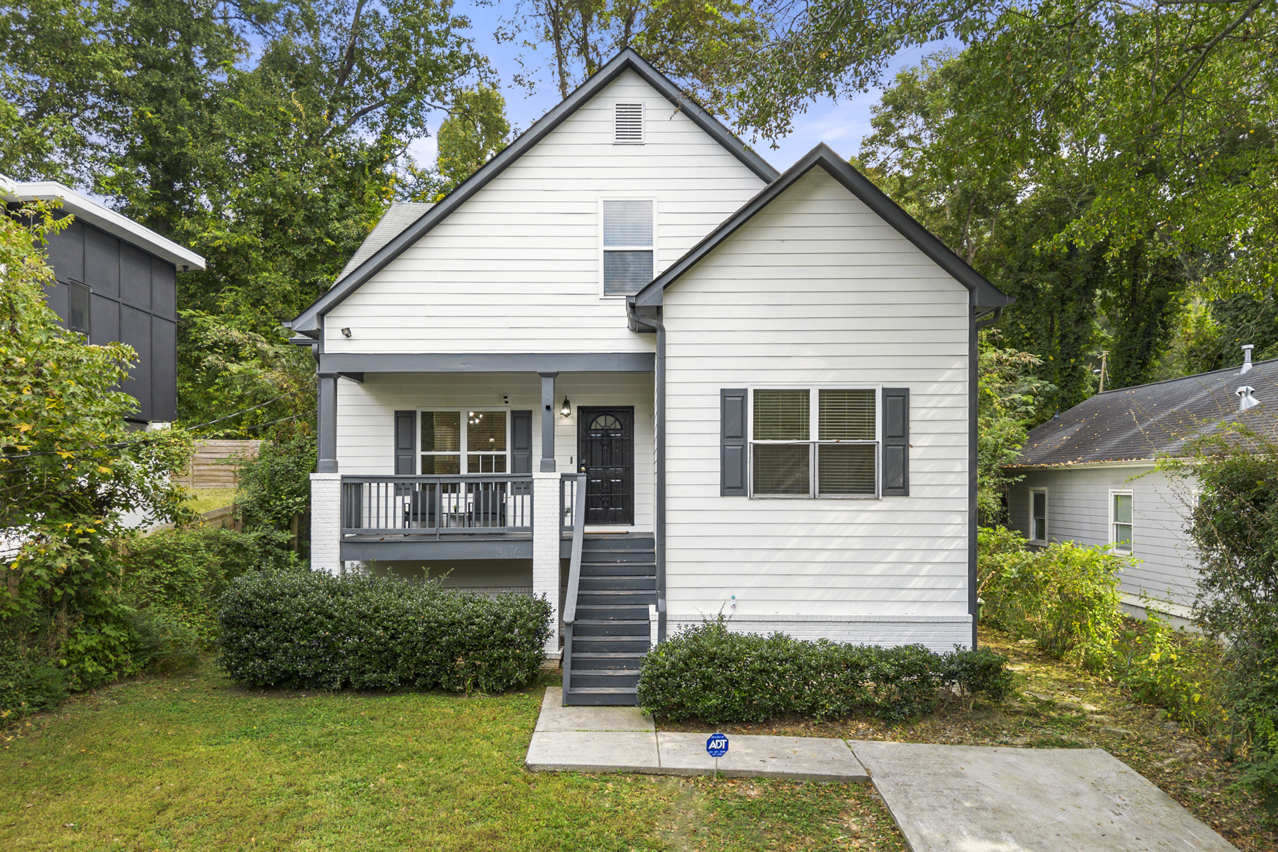 Welcome to Dahlia Haven! Ask us about our concierge services!