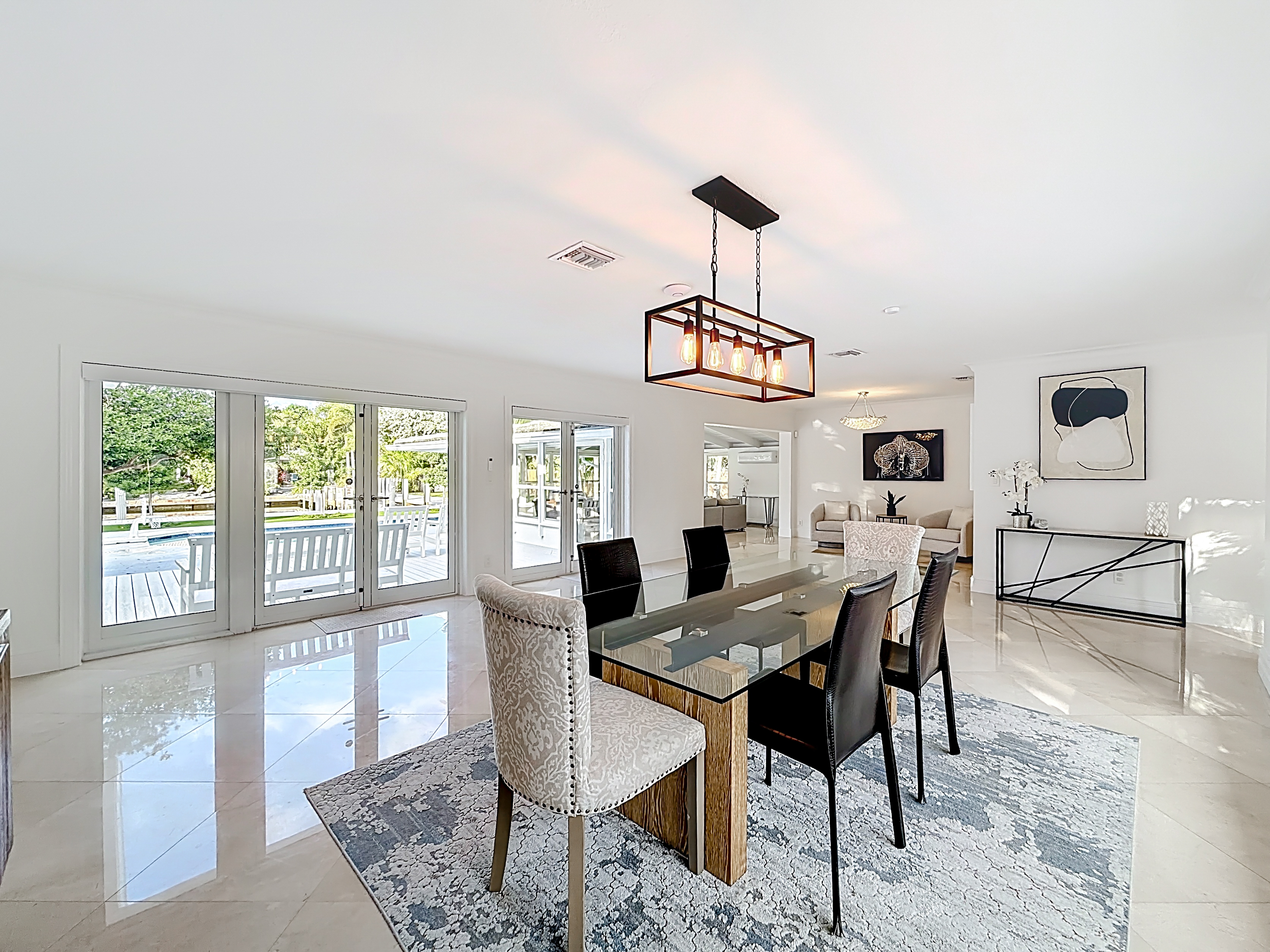 Good views out the front and the back. 