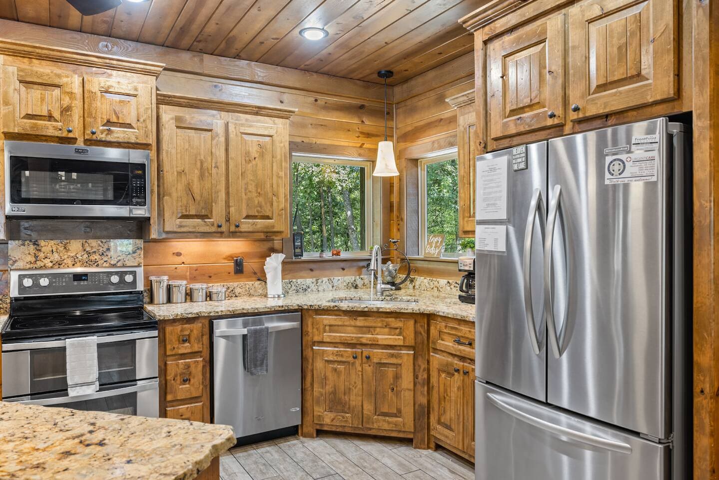 From coffee at sunrise to dinner under the stars — this kitchen has everything you need.