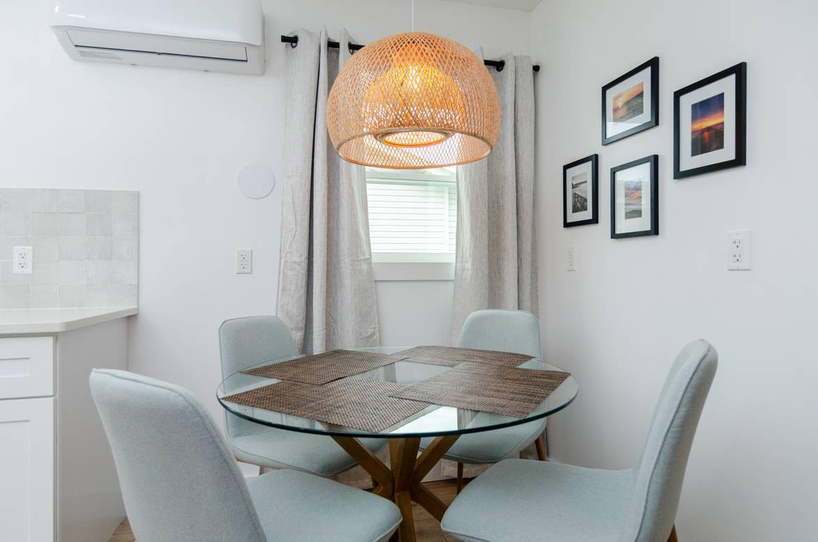 Seating for 4 in dining area