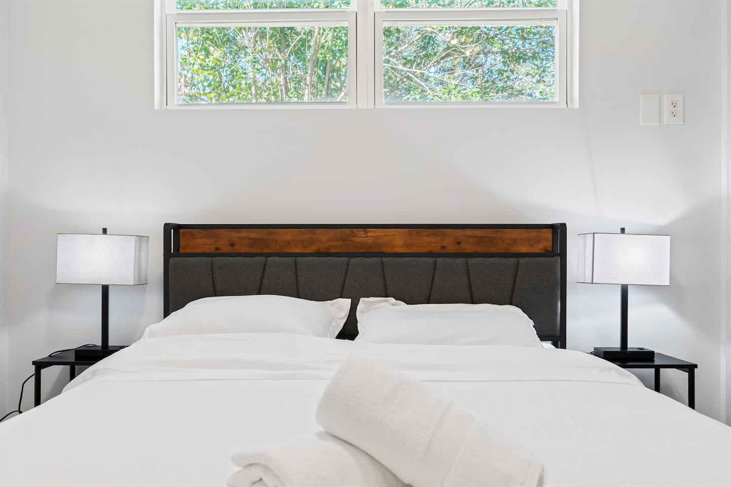 Middle Home: Fall in Love with Our Warm, Inviting 2nd Bedroom