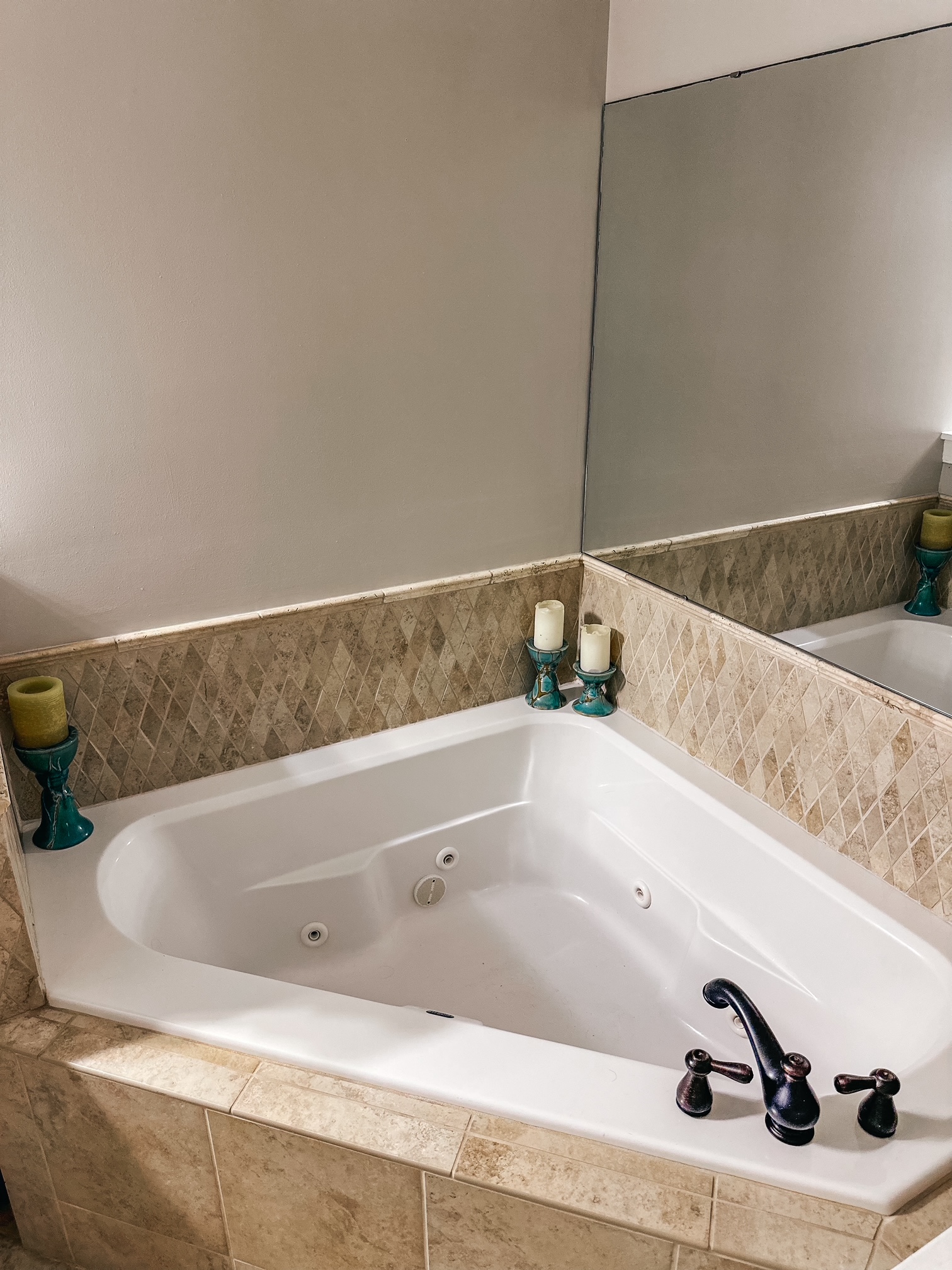 Master Bath-Tub