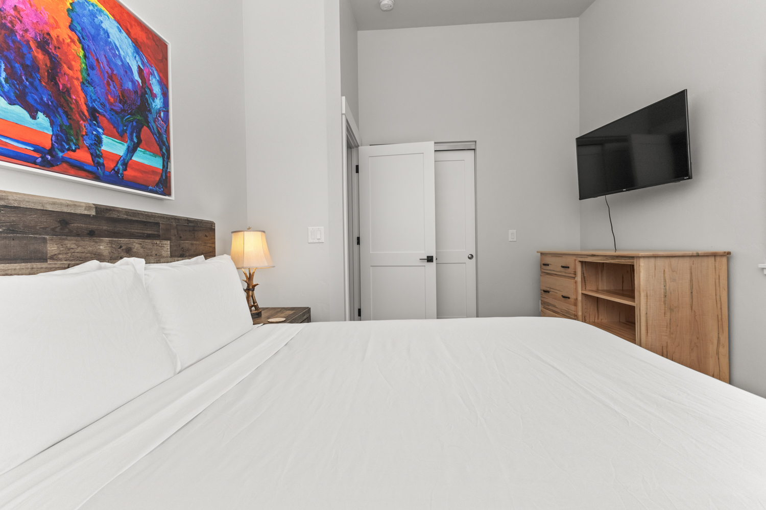 Upper Level - Queen Bedroom #2 with SmartTV