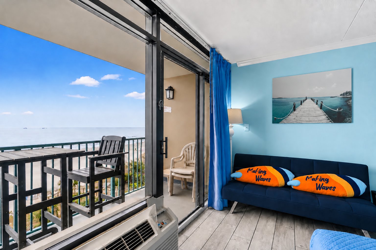 Slide the door open and let the Atlantic right in. ⭐