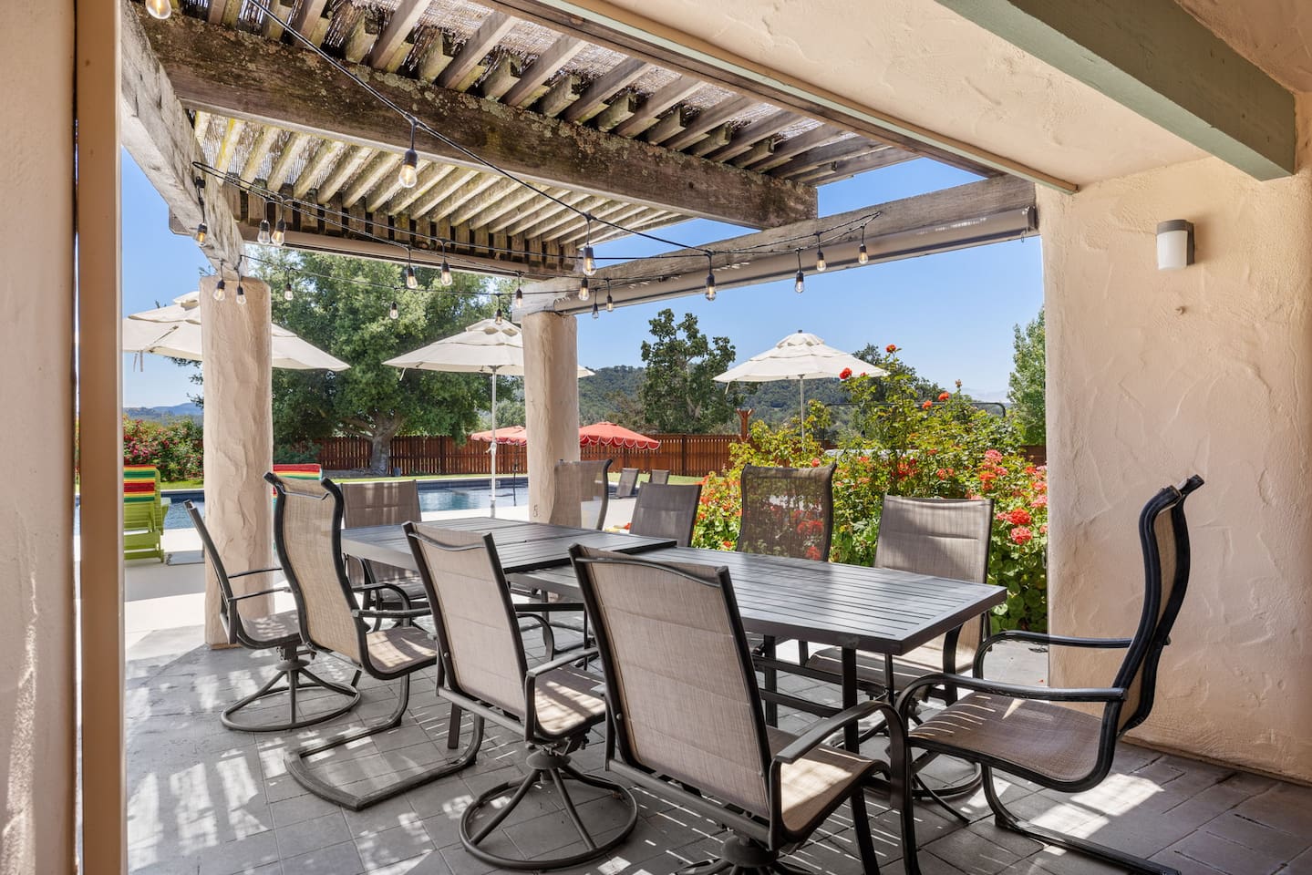 Al fresco dining, tropical style for 12, evenings are best spent outside.  Warm nights, good food, great company.

BBQ, outdoor Cooler, Sonos speakers, just outside kitchen. 