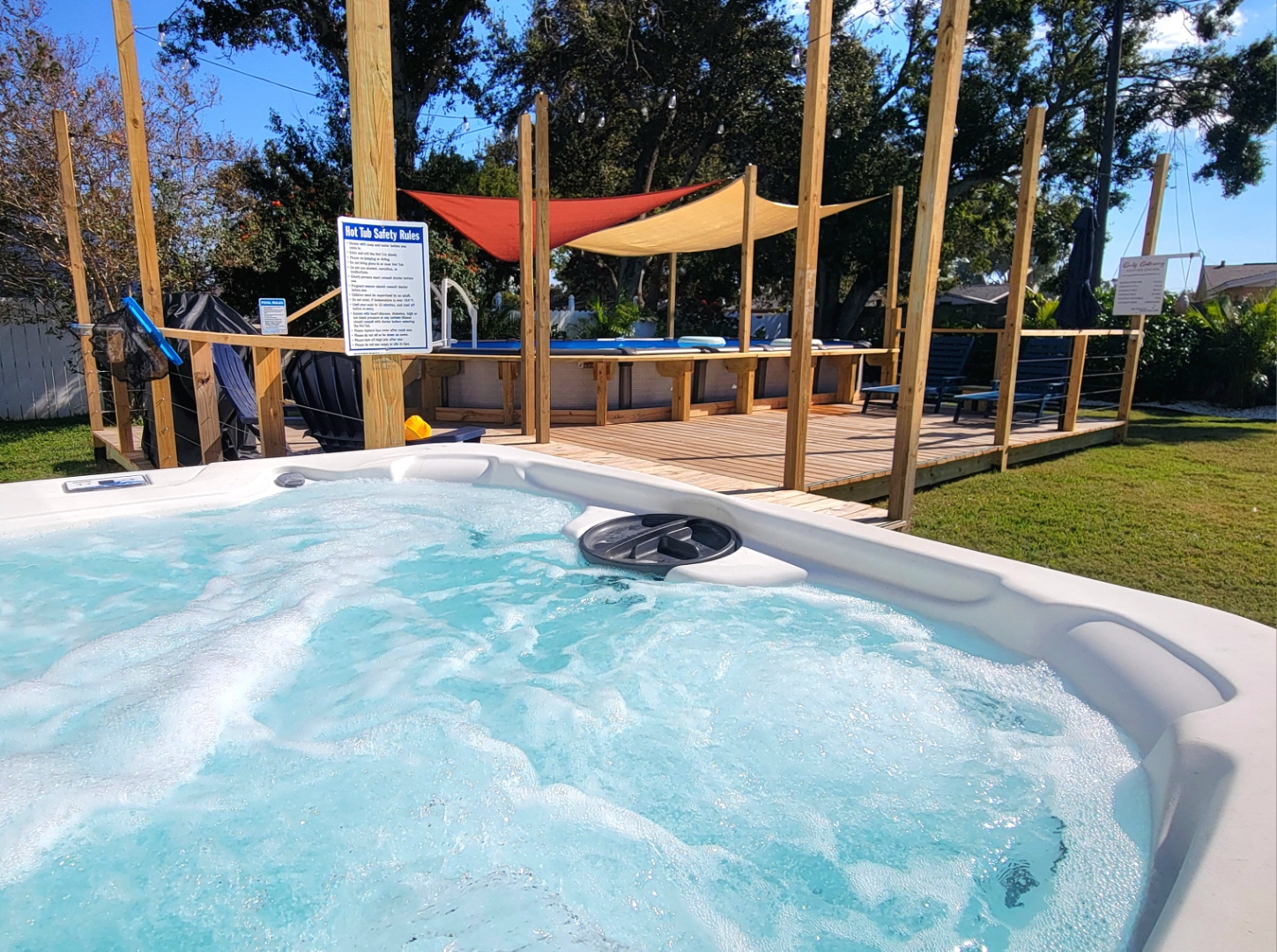 Sunshine Spa and Deck