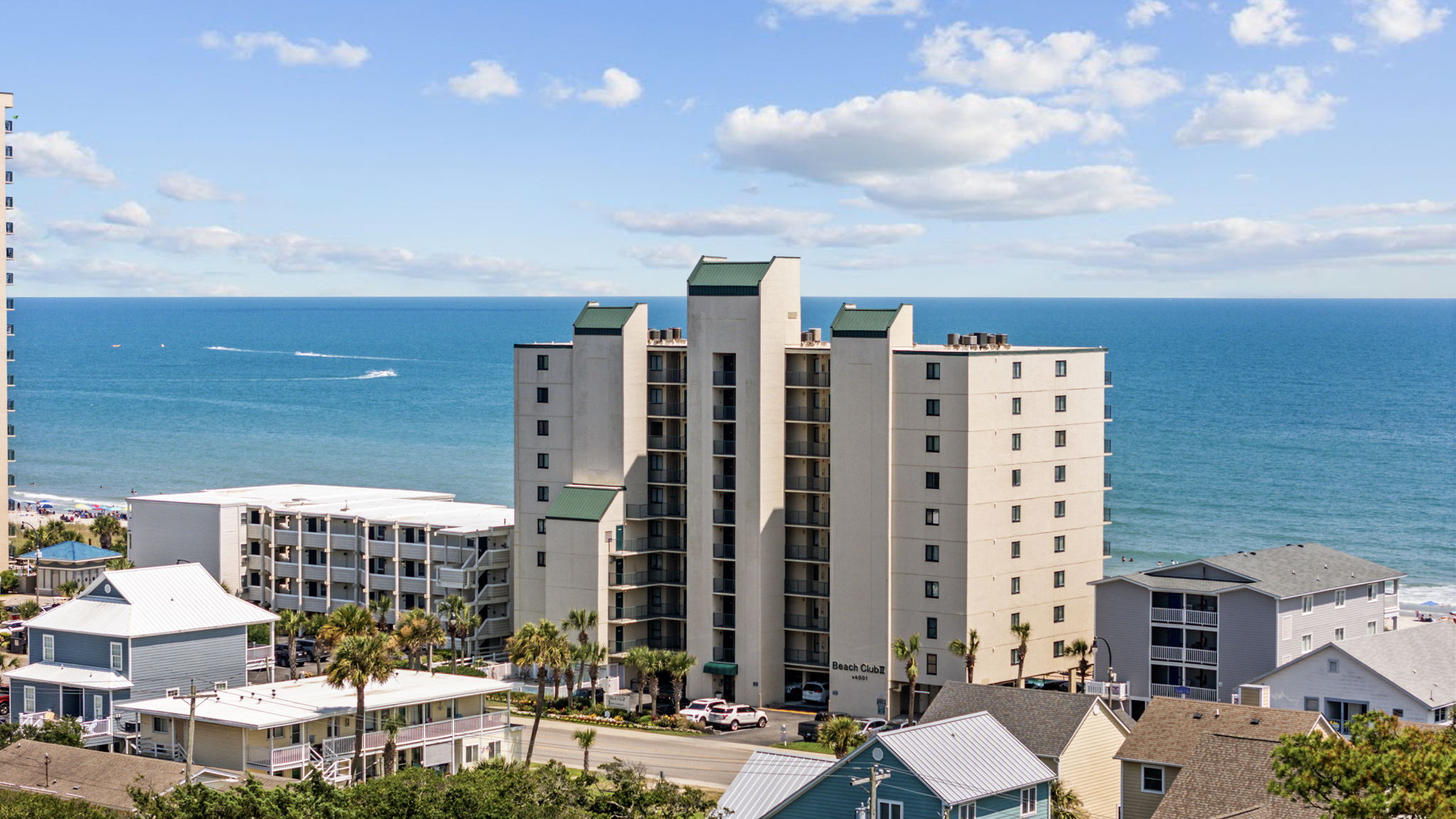 Beach Club II - 5 minutes to Barefoot Landing, 10 minutes to Tanger Outlets and 10 minutes to North Myrtle Main Street