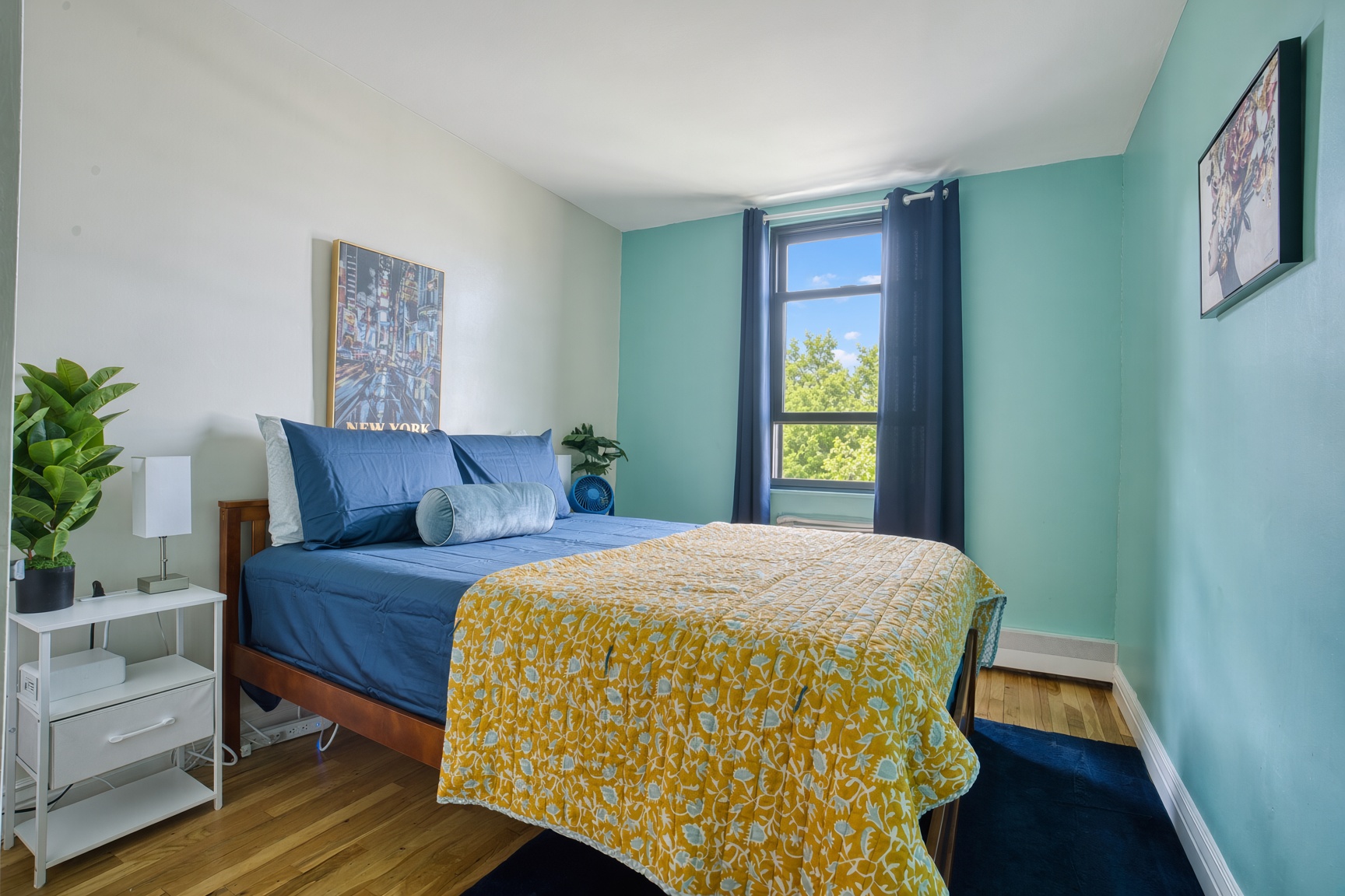 Bedroom 2, Queen Bedroom 