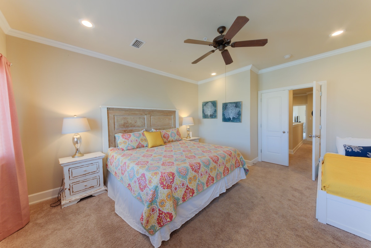 2nd Floor Primary King Room with Daybed