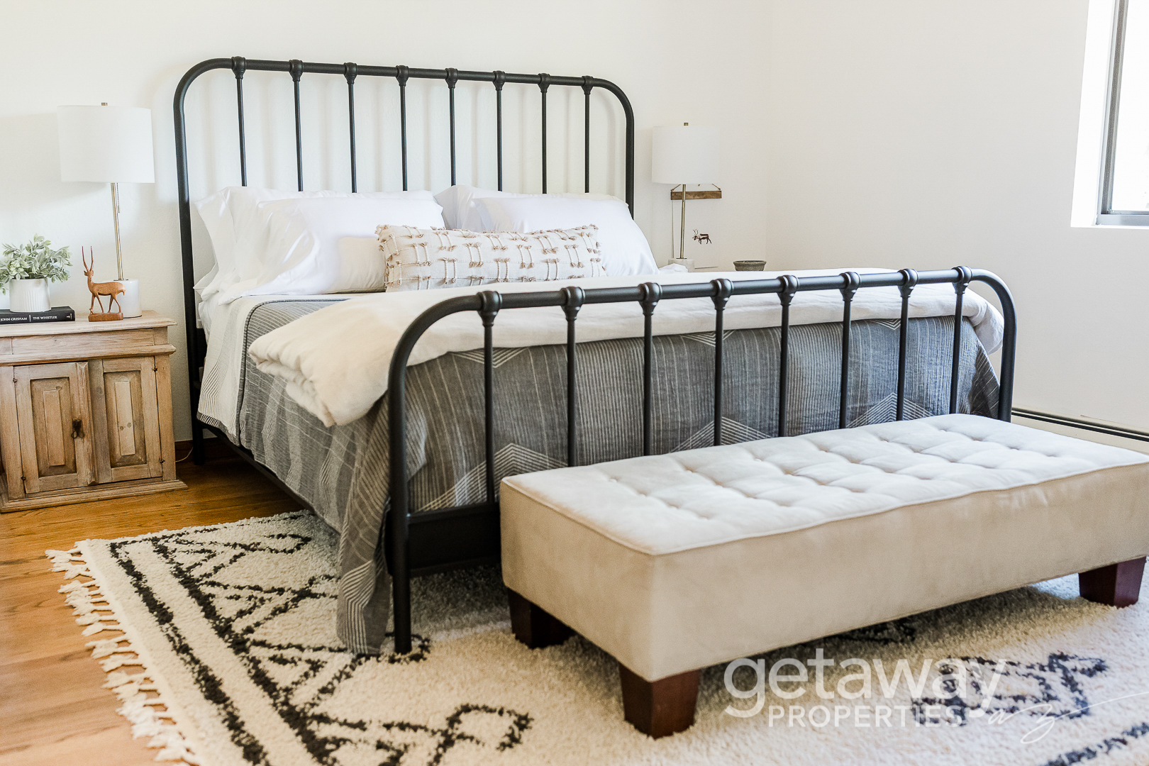King Bedroom - Upstairs