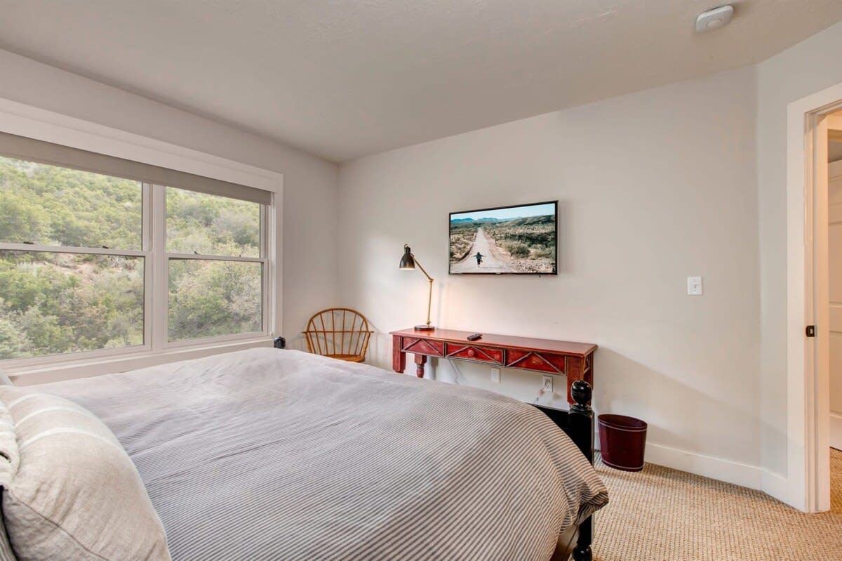 3rd Fl Guest Bedroom