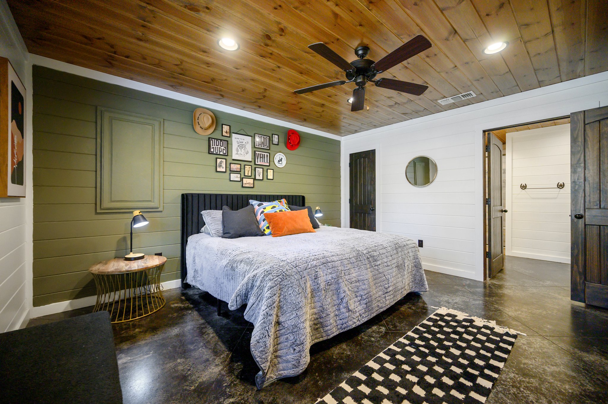 Enjoy the roomy comfort of our spacious king bedroom!