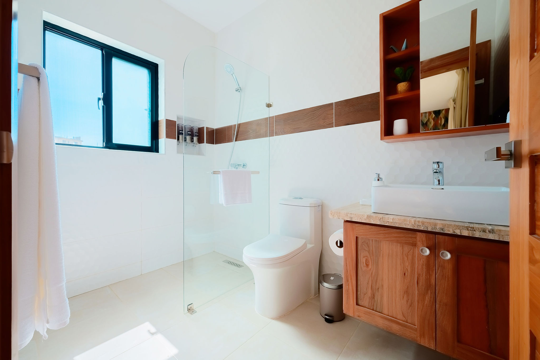 Cabana bedroom ensuite bath